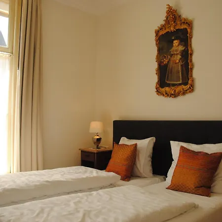 De Gulden Waagen فندق نايميخين