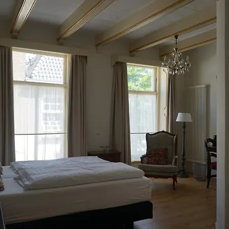 Hotel De Gulden Waagen 4*