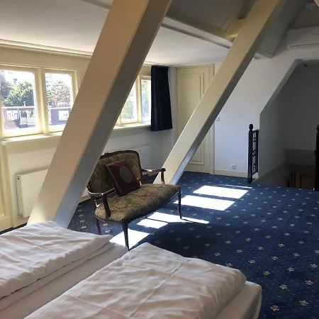 فندق De Gulden Waagen 4*