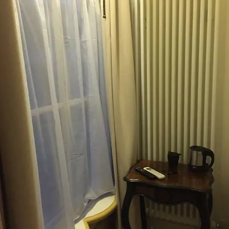 Otel De Gulden Waagen